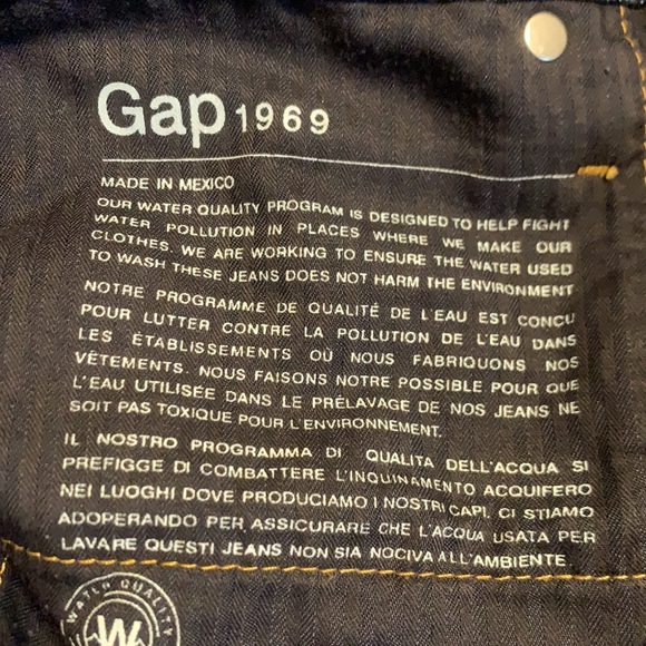 GAP 1969 Dark Girlfriend Cuffed Denim Shorts - Picture 7 of 9